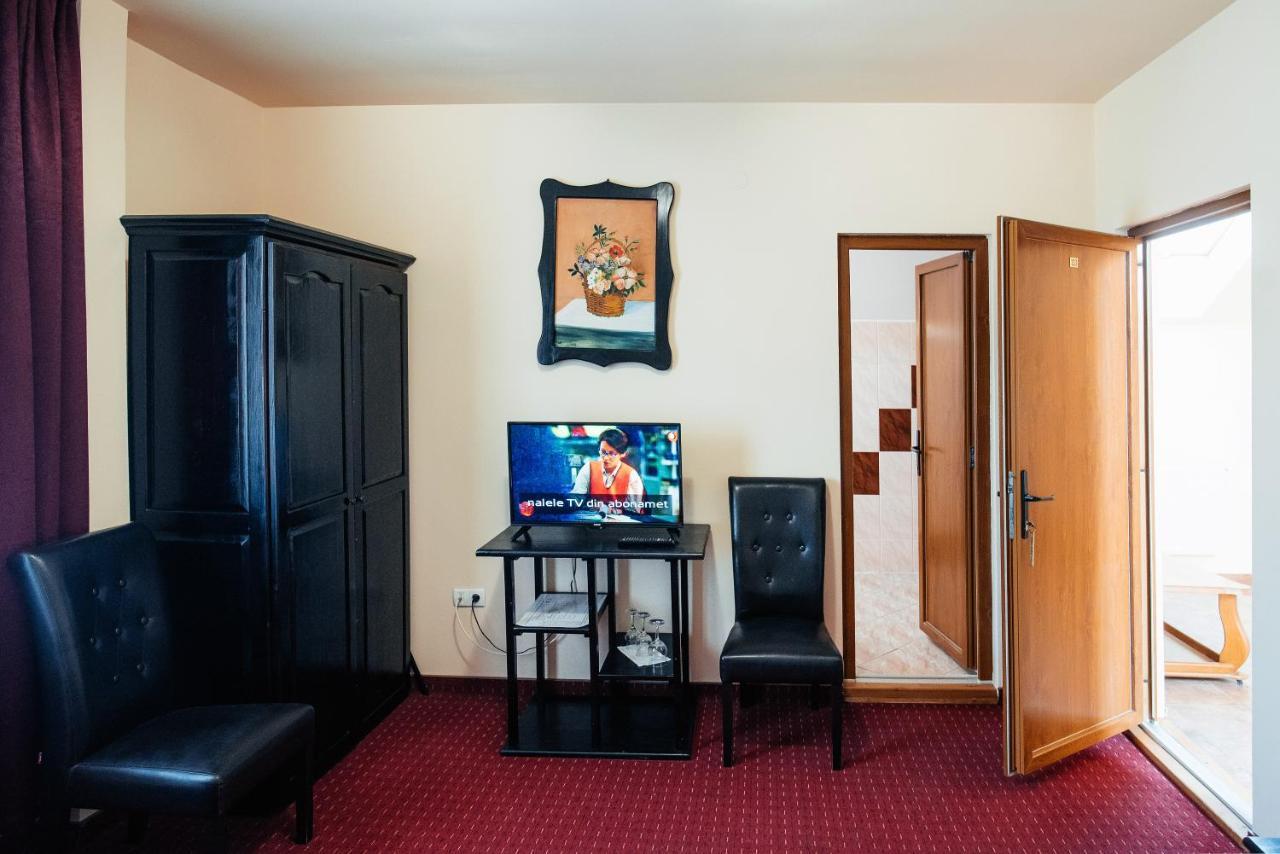 فندق Casa Rubin جورا هومورولوي المظهر الخارجي الصورة